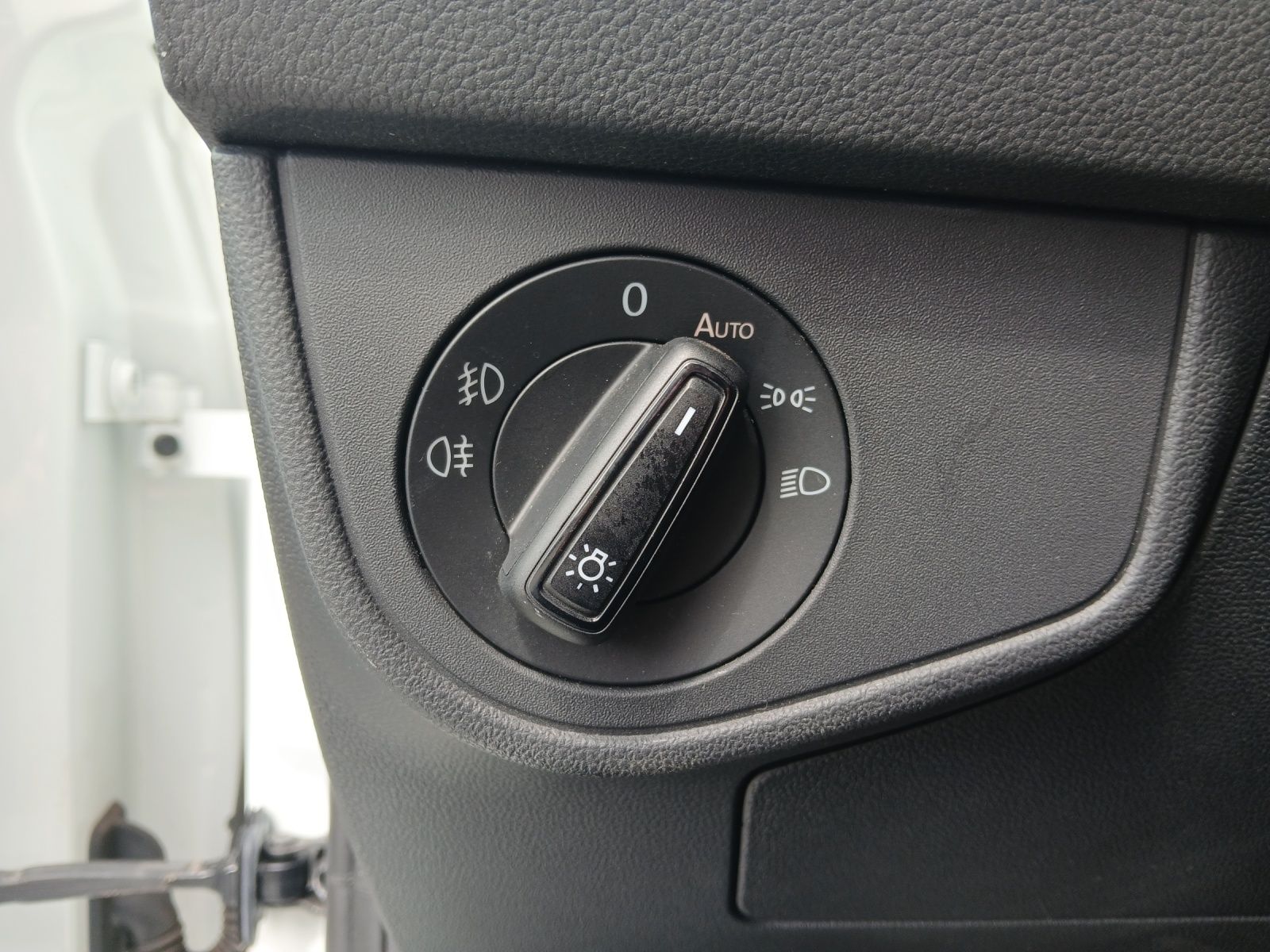 Fahrzeugabbildung Volkswagen Polo TSI Style Matrix Navi AID ACC PDC SH LM