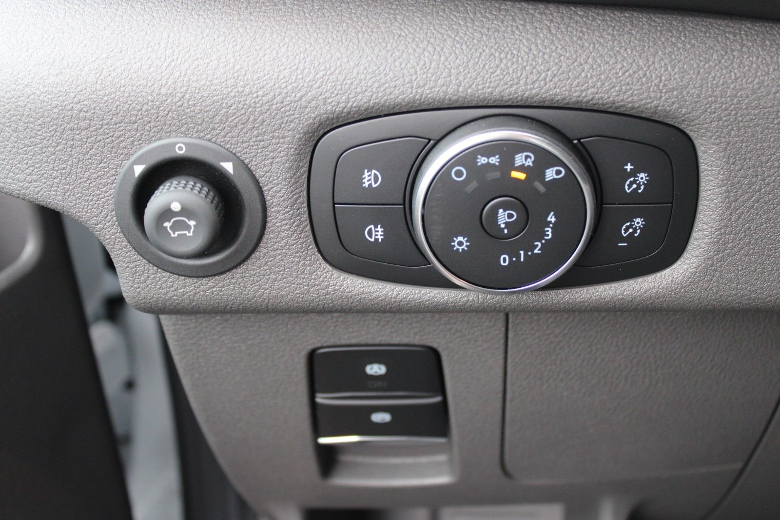 Fahrzeugabbildung Ford Transit L3 H2 LKW Kasten hoch lang KLIMA AHK CAM