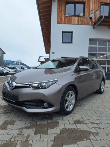 Toyota Auris Touring Sports Hybrid Design Edition