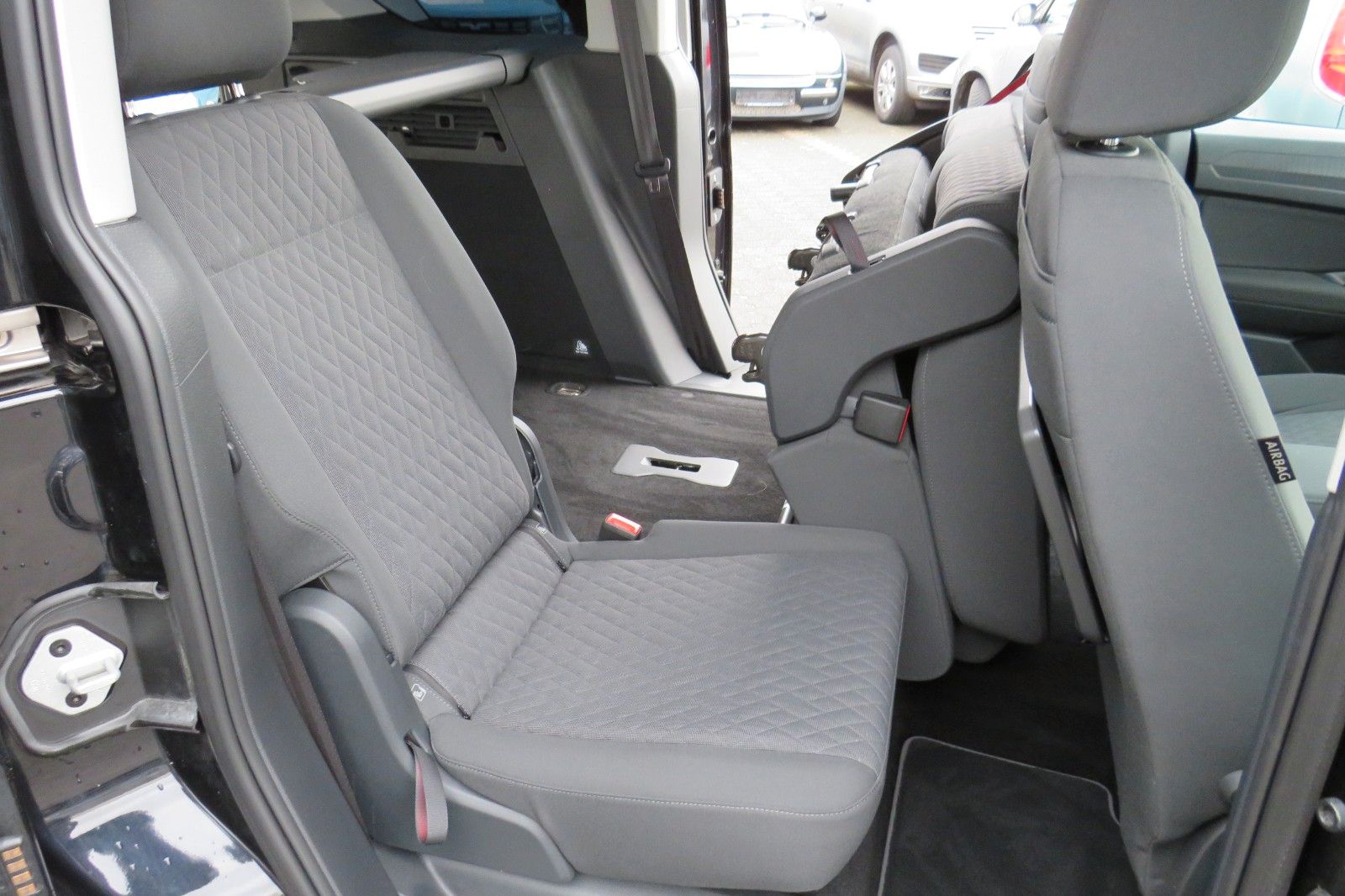 Fahrzeugabbildung Volkswagen Caddy Life DSG NAVI PDC SITZHEI. 1.H NEUES MODEL