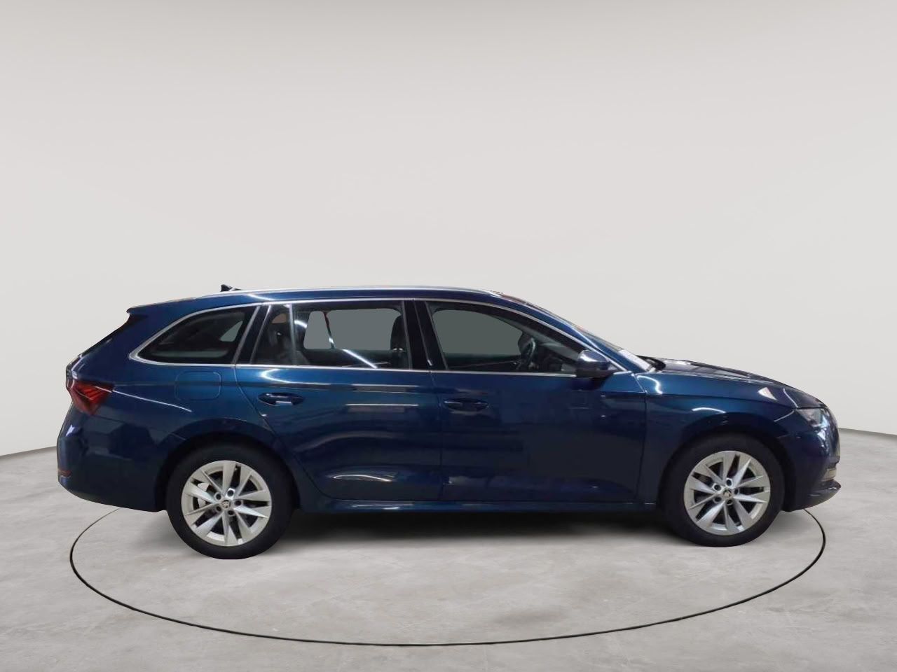 Skoda Octavia Combi 2.0 TDI  Style LEDER NAV imagem 3