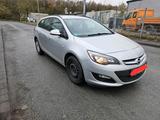 Opel Astra 2014 Diesel 1.6L zu verkaufen - Opel Astra: Verkaufen