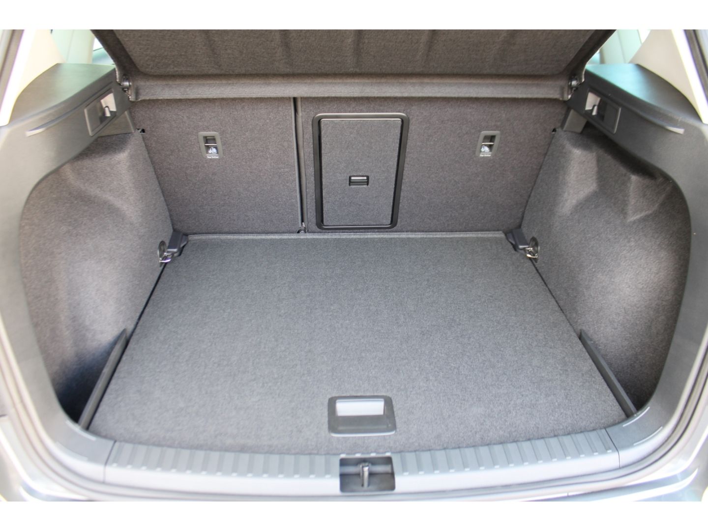 Fahrzeugabbildung SEAT Ateca 1.5 TSi FR ACC LED PDC RFK el. AHK Navi DA