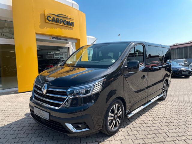 Ein Renault Trafic der zum Leasing angeboten wird.