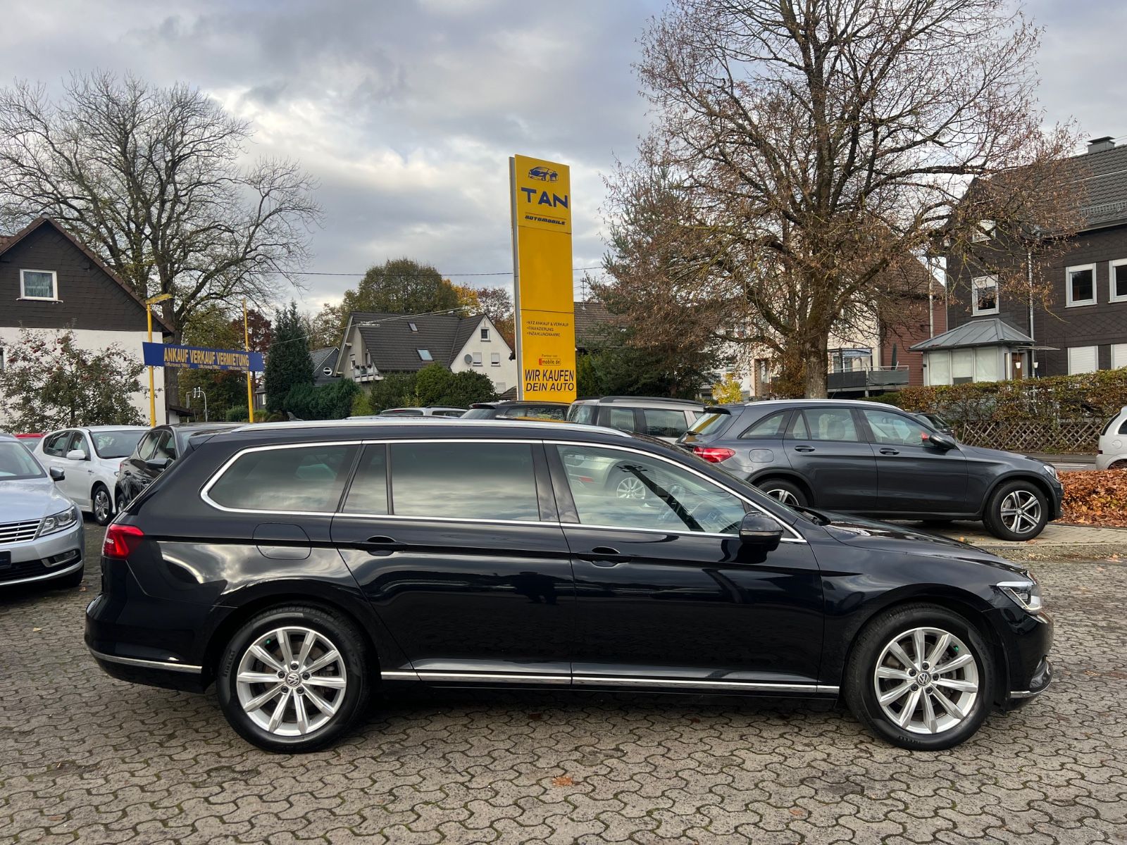 Fahrzeugabbildung Volkswagen Passat Variant Highline *DIGITALTACHO*CARPPLAY*