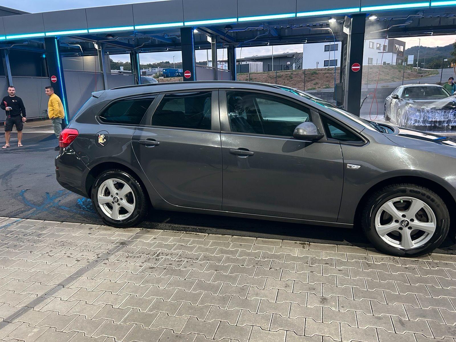Opel Astra, 2012