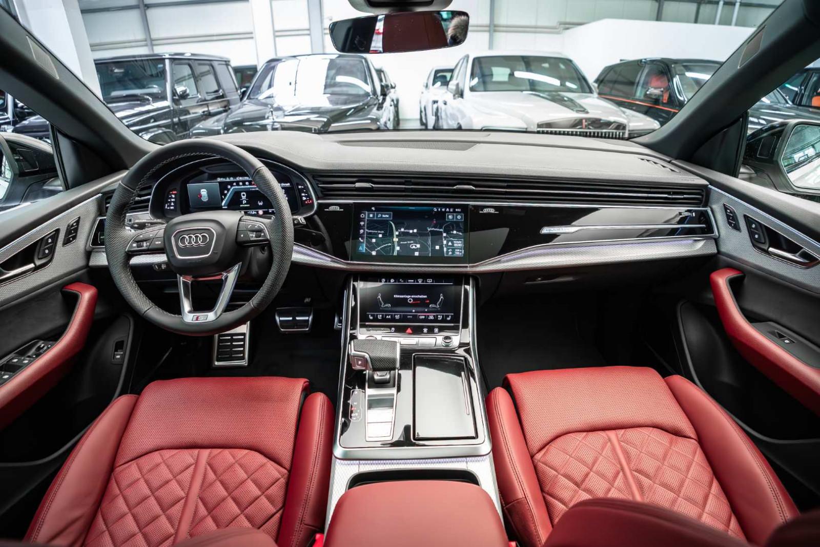 Audi SQ8 TFSI Quattro / Full / Head-Up / 23" / 2026