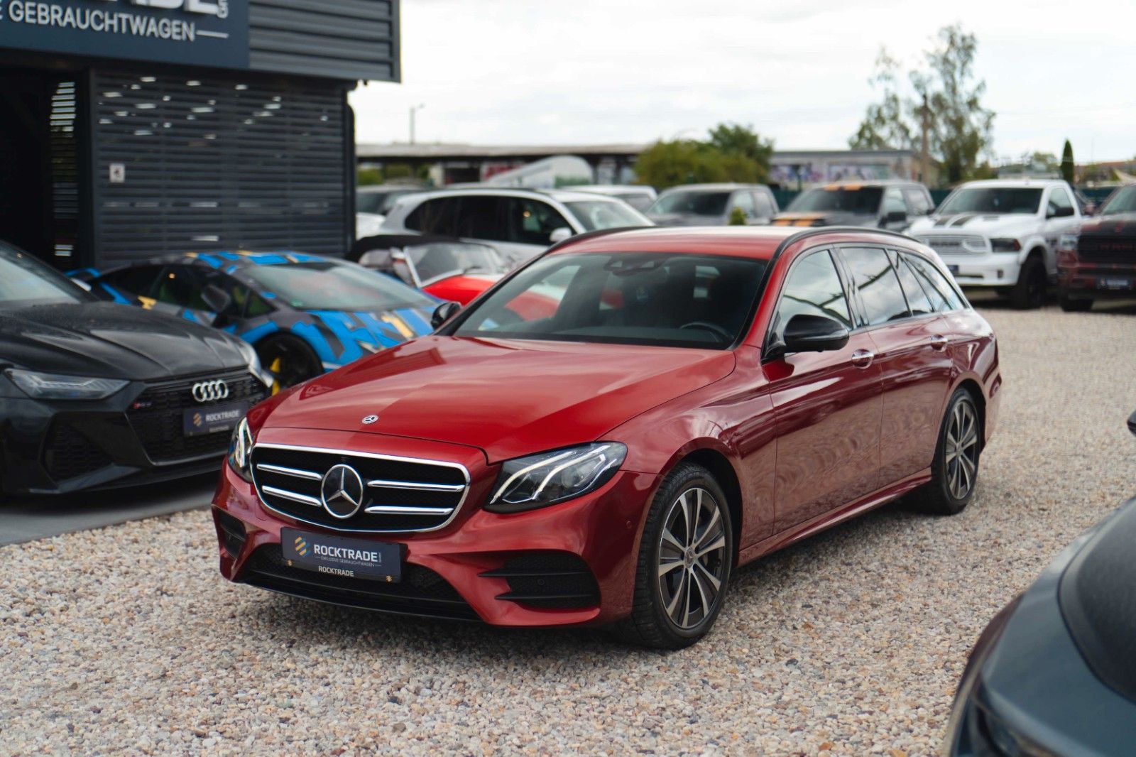 Fahrzeugabbildung Mercedes-Benz E 400d T 4Matic AMG Night-Paket ACC Widescreen