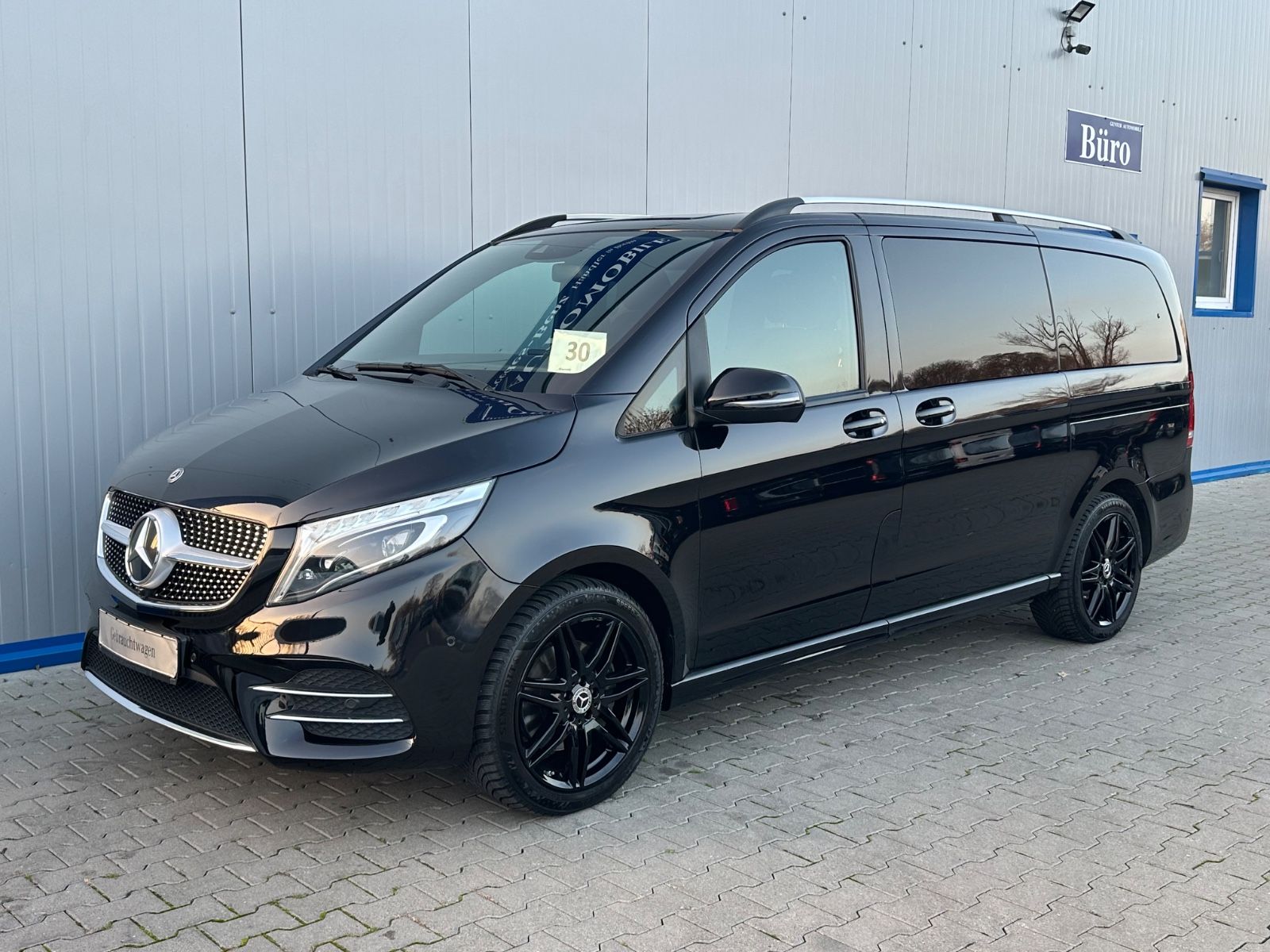 MERCEDES-BENZ V 250 LANG 9G AMG-LINE WEBASTO AHK EL. TÜREN LED