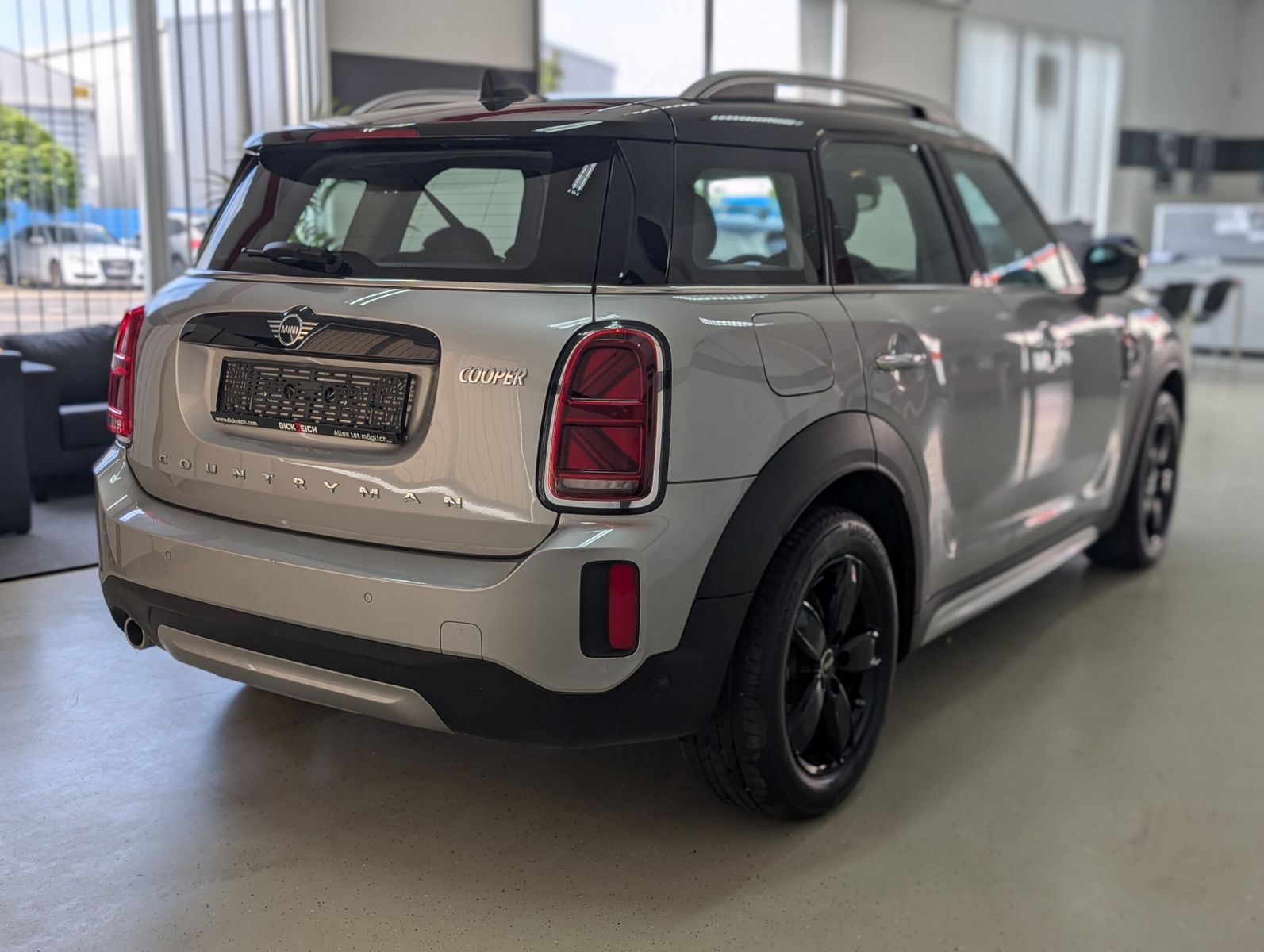 Fahrzeugabbildung MINI Cooper Countryman Untamed Edition LED TEMP PDC