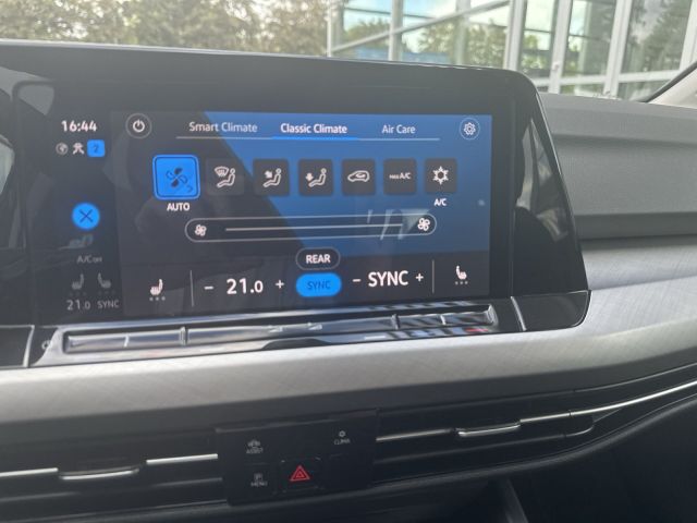 Golf VIII Variant 2.0 TDI DSG Life NAVI AHK WINT