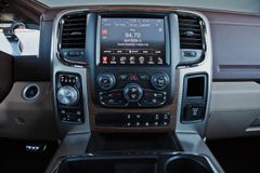 DODGE RAM 1500 5.7l V8 Laramie CrewCab - Unfallfrei