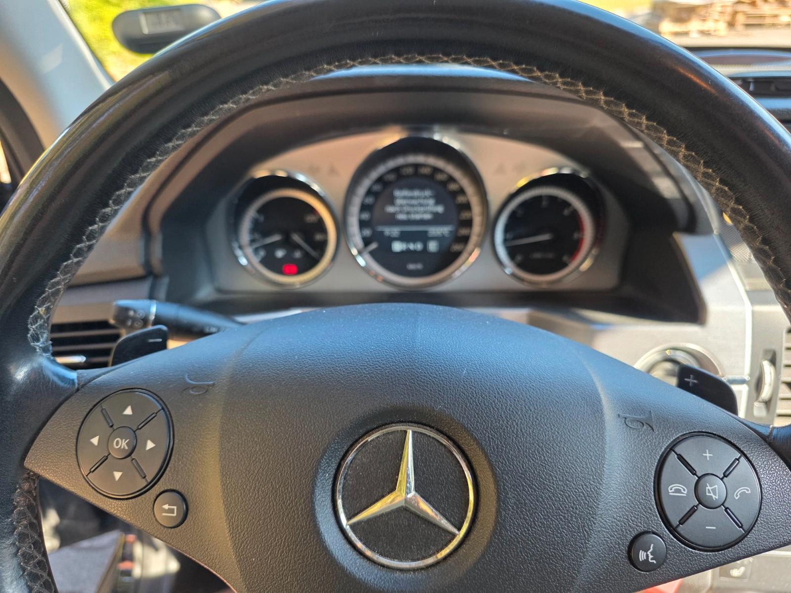 Mercedes-Benz GLK250 2012 — photo 20