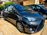 Toyota Yaris 1.3 5 porte Lounge - Toyota Yaris Lounge mit Benzin-Antrieb