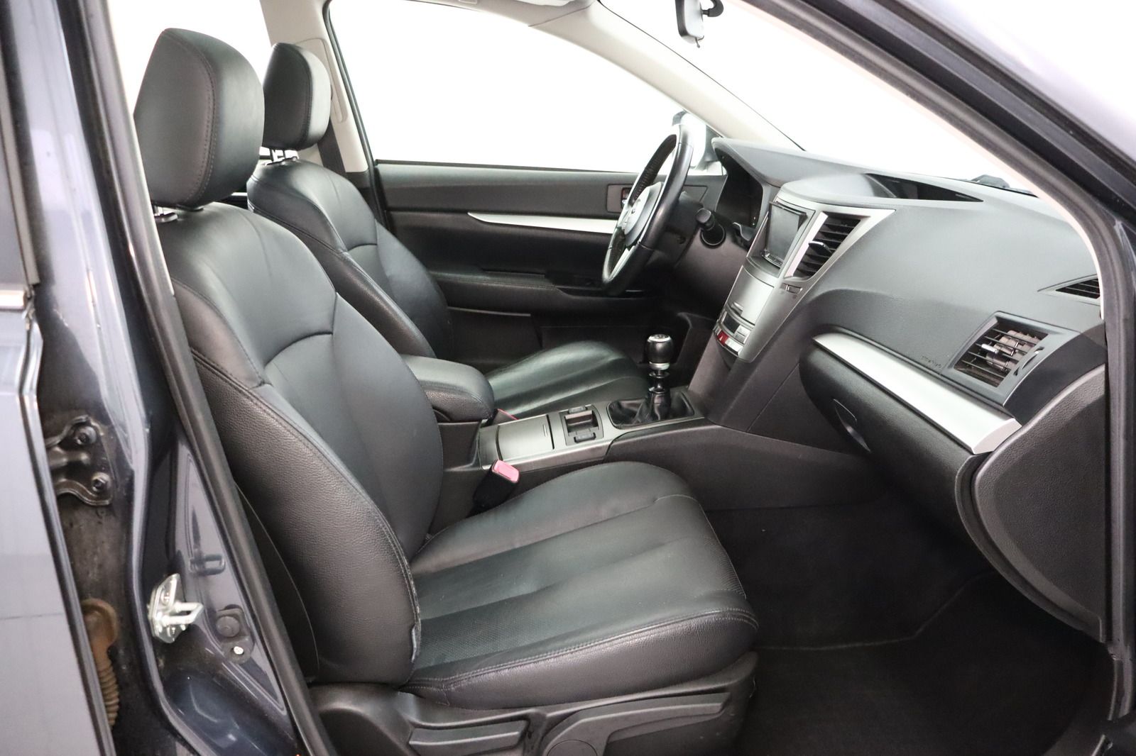 Fahrzeugabbildung Subaru Legacy Kombi 2.0D Outback Comfort Navigation