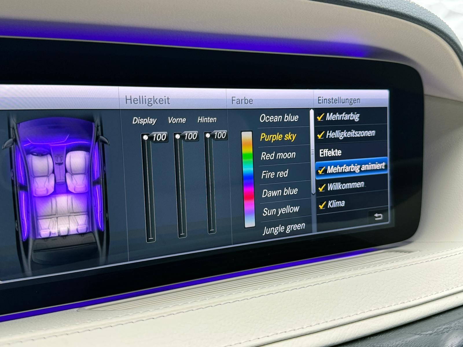 Fahrzeugabbildung Mercedes-Benz d AMG*4MATIC*LUFT*BURMESTER*STANDHEIZ*MASSAGE
