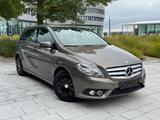 Mercedes-Benz B 180*NAVI*Automatik*1Hand*Klima* - gebrauchte Mercedes-Benz B 180 aus dem Jahr 2012