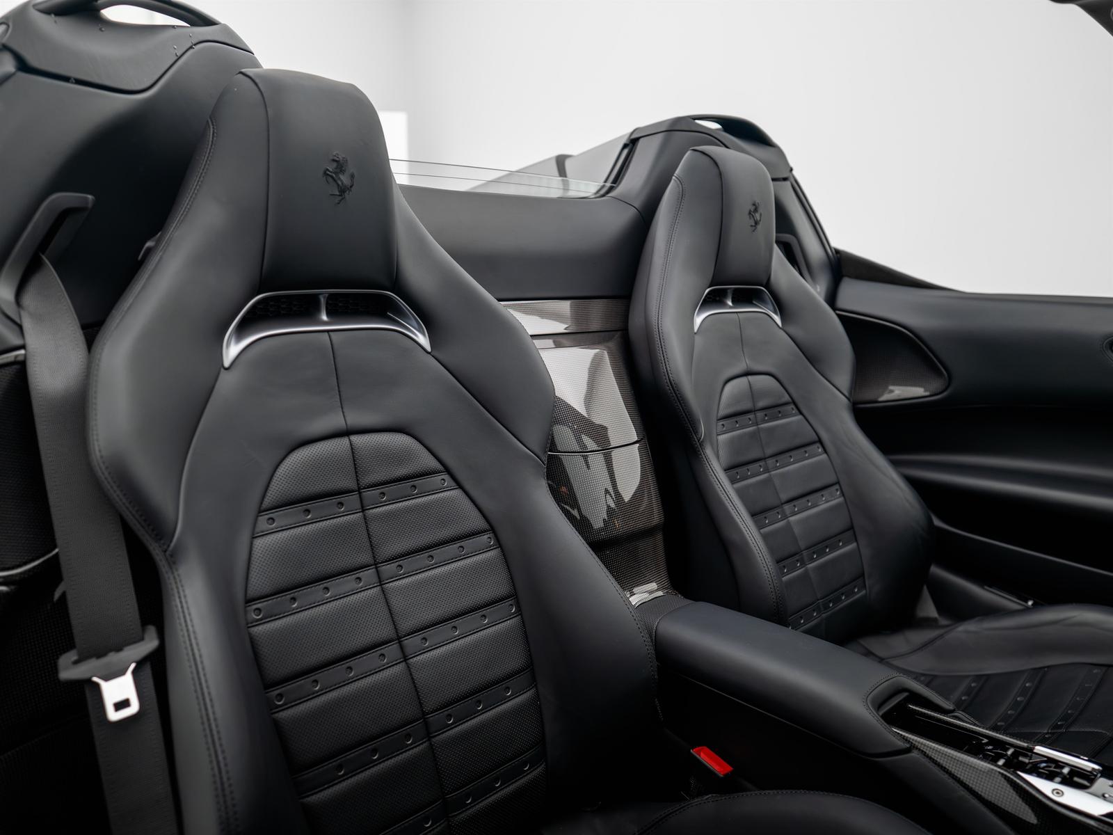 Ferrari SF90 Spider NERO OPACO - FERRARI HAMBURG