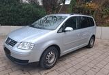Volkswagen Touran 1.6 FSI Automatik Highline Highline - Volkswagen Touran aus 2005: Highline
