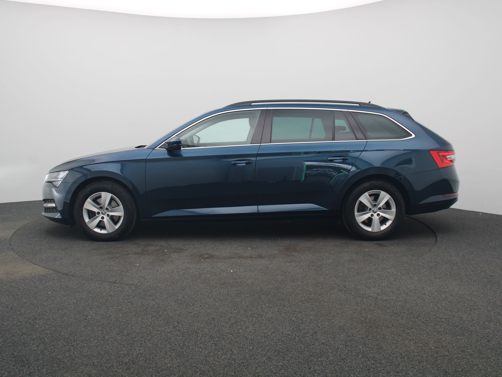 Skoda Superb - Bild 3