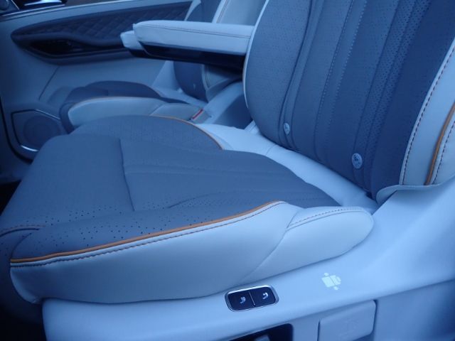 Fahrzeugabbildung DFSK Forthing 4 U-Tour Noble 1,5T 7Sitzer Shz Pano LE