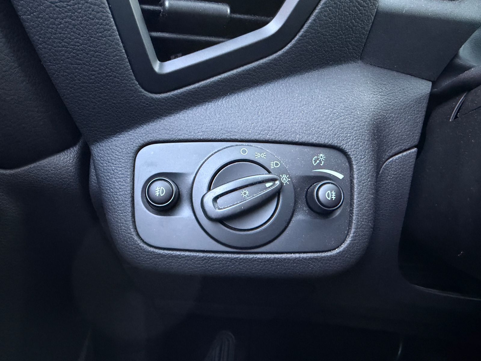 Fahrzeugabbildung Ford Kuga ST-Line ALLRAD*PANO*ALCANTARA*AHK*