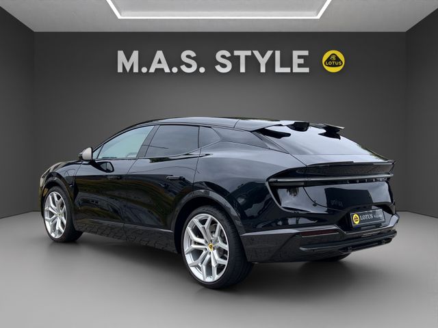 Fahrzeugabbildung Lotus Eletre R KEF rotes Leder sehr selten