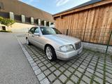 Mercedes-Benz Mercedes C 220 W202 SPORT Autom. - Mercedes-Benz C 220 mit Benzin-Antrieb: Limousine