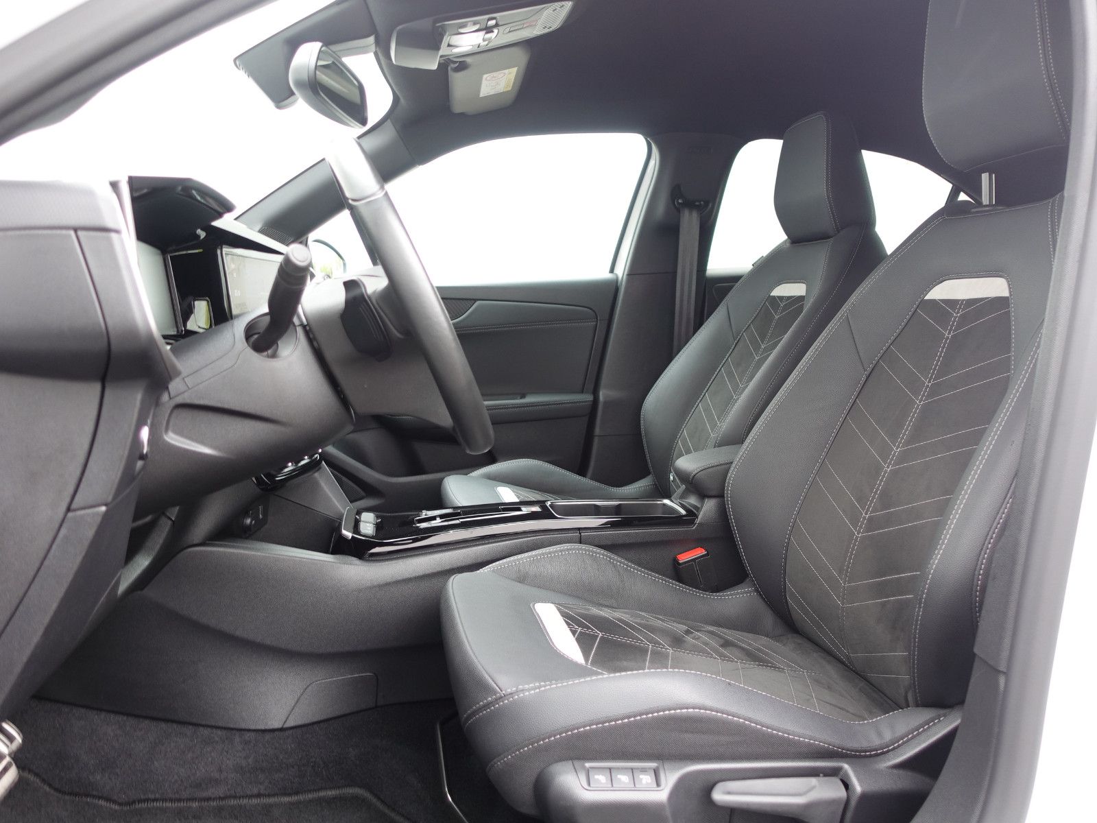 Fahrzeugabbildung Opel Mokka Ultimate 1.2T AUTOMATIK,Navi,Kamera,Sitzhz
