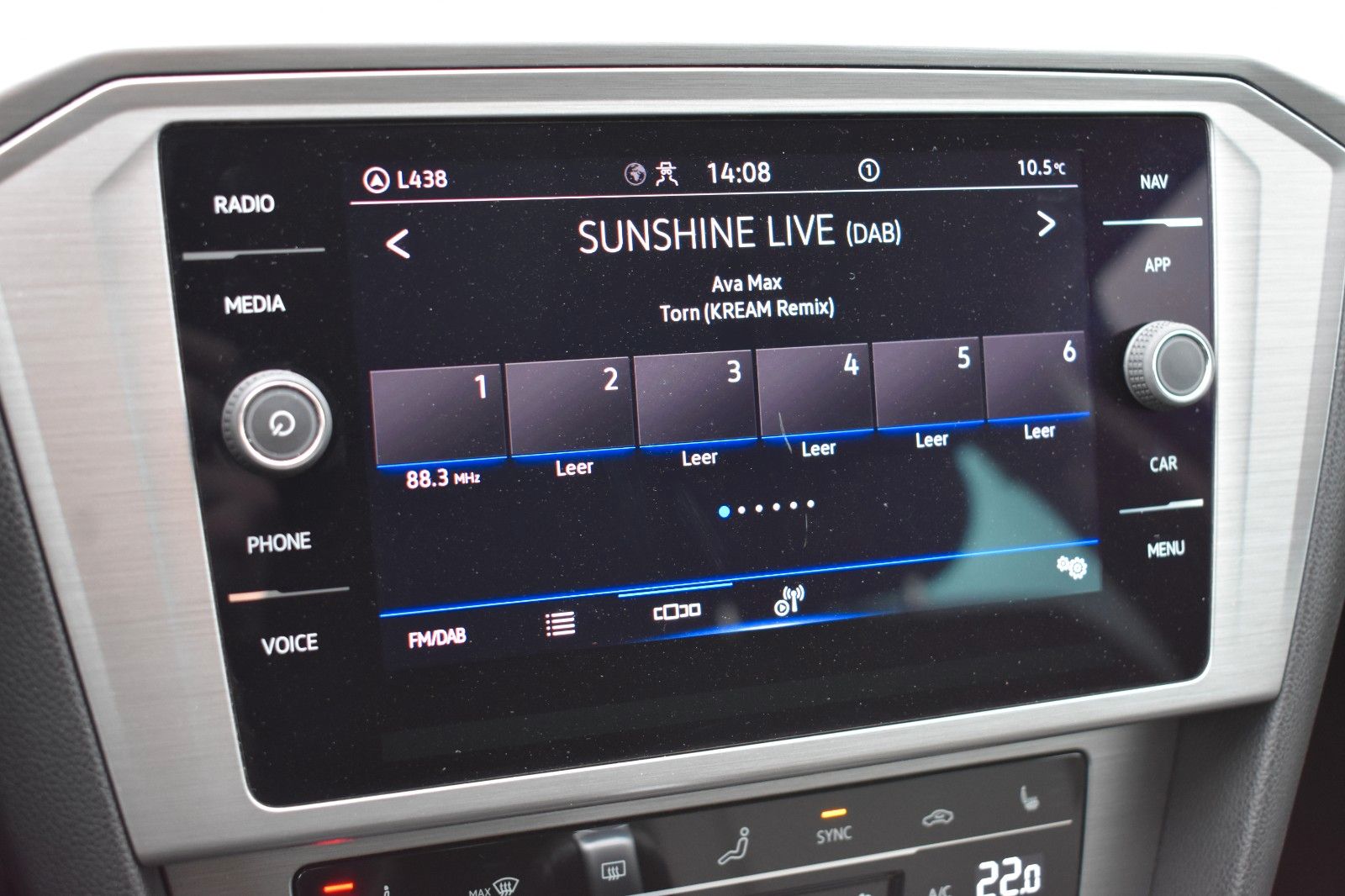 Fahrzeugabbildung Volkswagen Passat Variant Conceptline DSG AHK LED