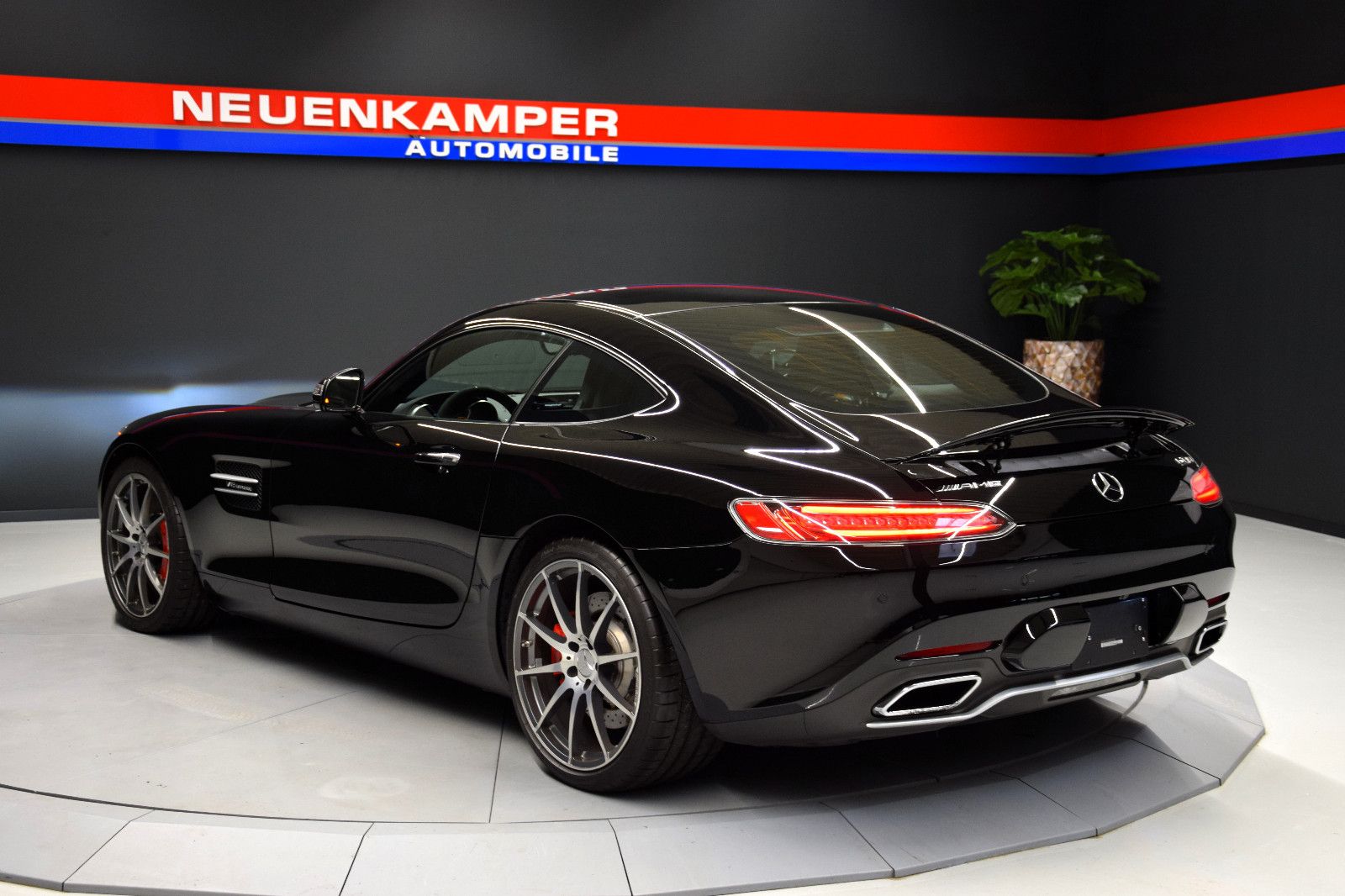 Fahrzeugabbildung Mercedes-Benz AMG GT S Pano Burmester Performance-Sitze 2.Hand