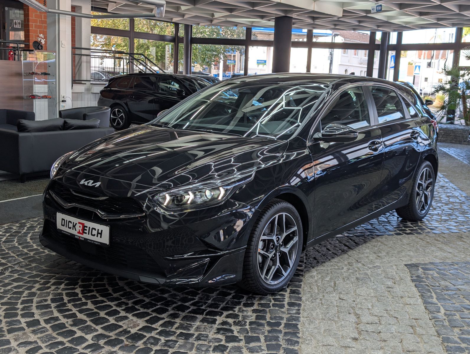 Fahrzeugabbildung Kia cee'd / Ceed 1.5 Spirit Limo JBL ACC KAM 7J-Gar.