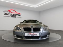 BMW 320 i Navi SHZ 19" Alus PDC Leder 