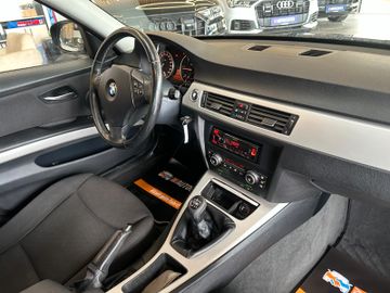 MYAUTOCENTER – Gebraucht- und Jahreswagen mit Werkstattservice in Pfaffenhofen BMW 318 *Klima*TÜV1027*KLIMA*PDC*