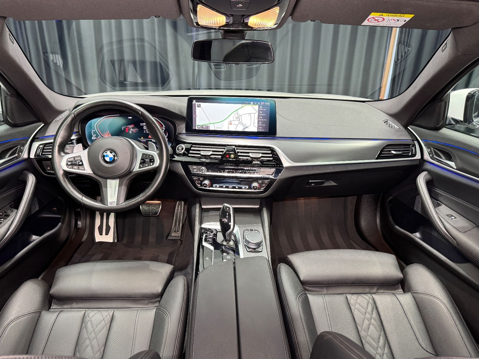 Fahrzeugabbildung BMW 520d xDrive M Sport|HEAD-UP|ACC|LASER|