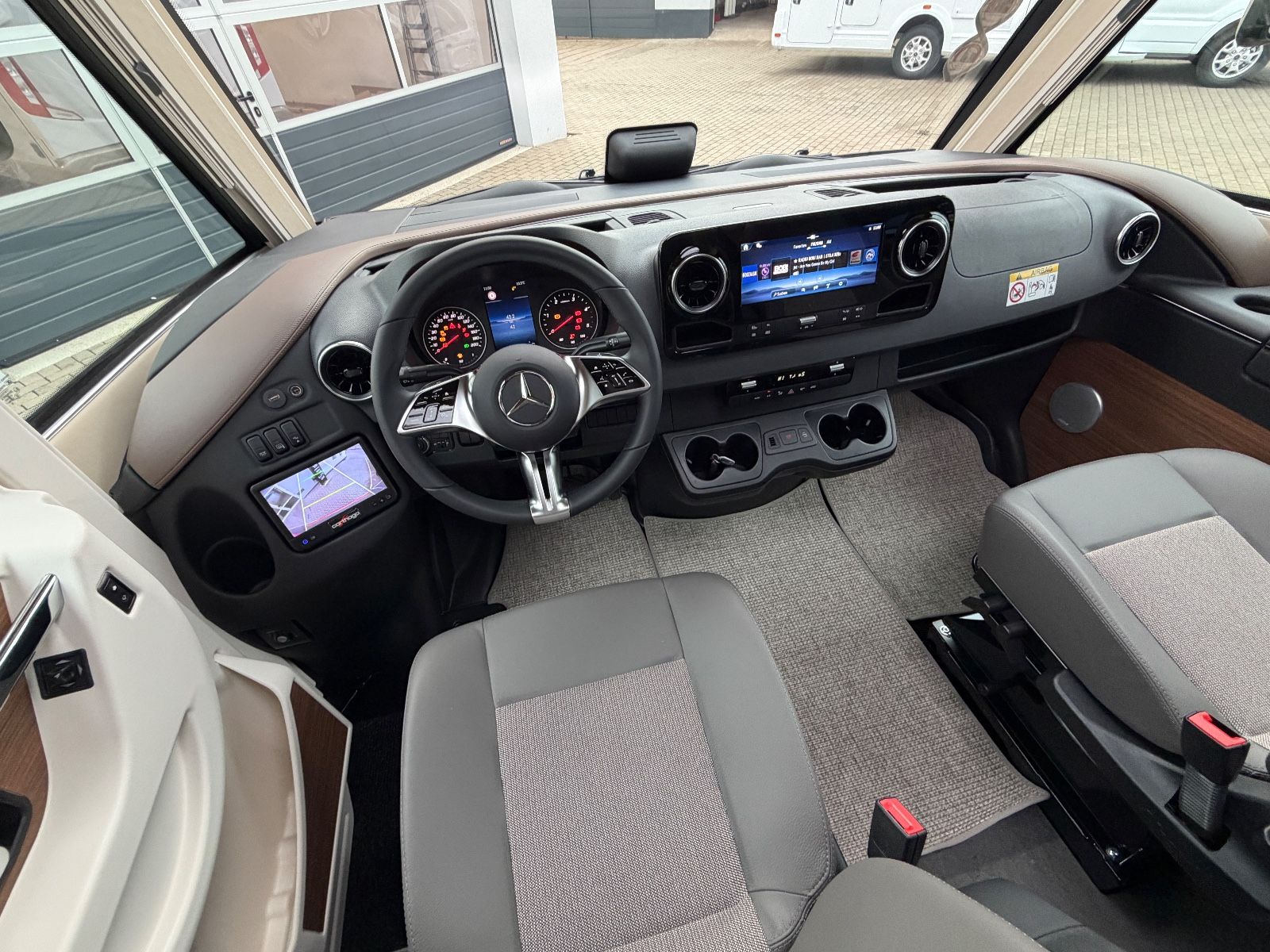 Fahrzeugabbildung Carthago chic c-line 4.9 LE MJ26 Cortina