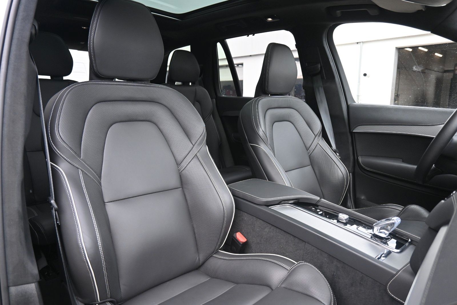 Fahrzeugabbildung Volvo XC90 T8 AWD Ultra Dark Recharge Plug-In Hybrid