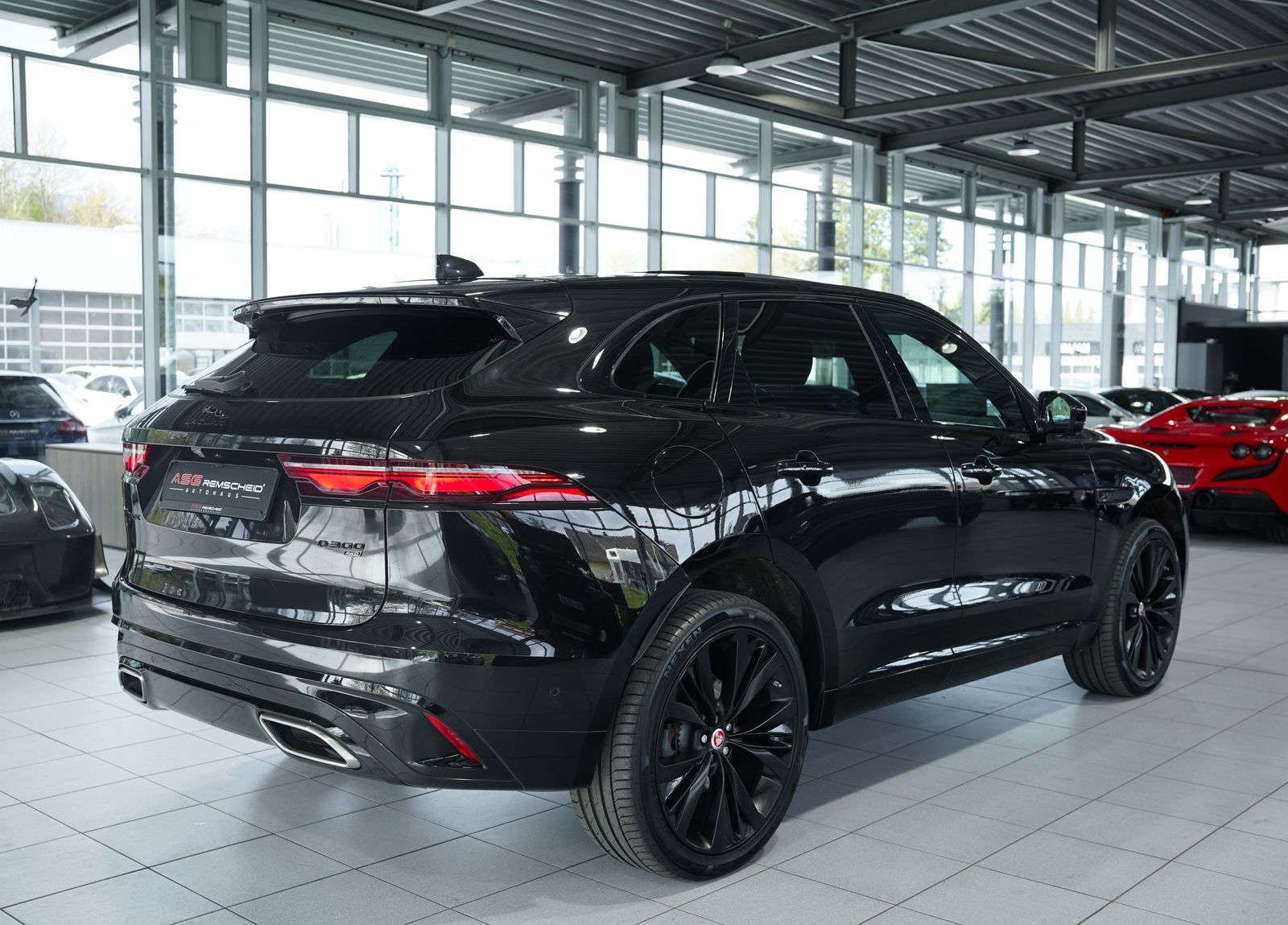 Jaguar F Pace