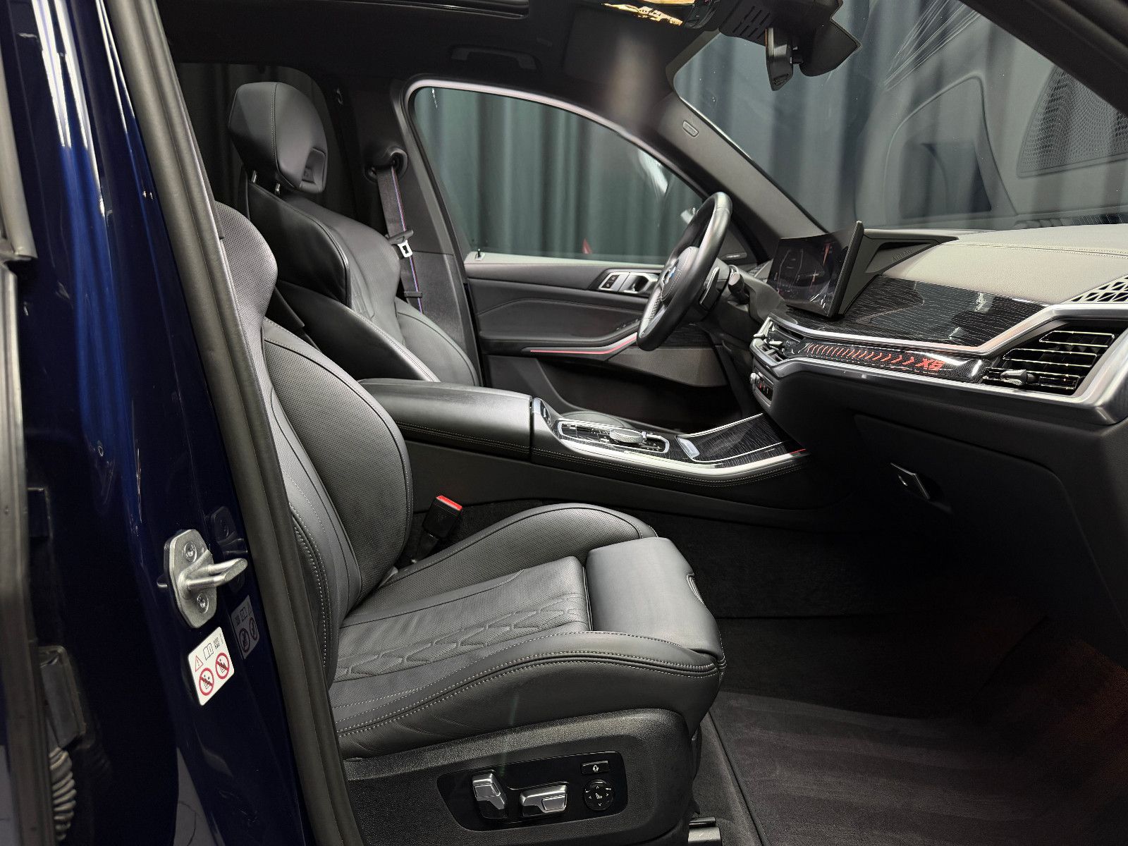 Fahrzeugabbildung BMW X5 40 d xDrive M SPORT PRO|PANO|M-SITZE|INDIVID