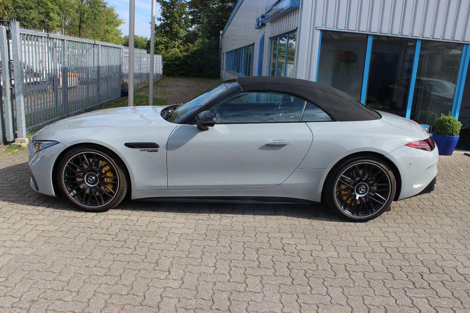 Fahrzeugabbildung Mercedes-Benz SL 63 AMG *PREMIUM PLUS* *LIFTING* *CARBON*