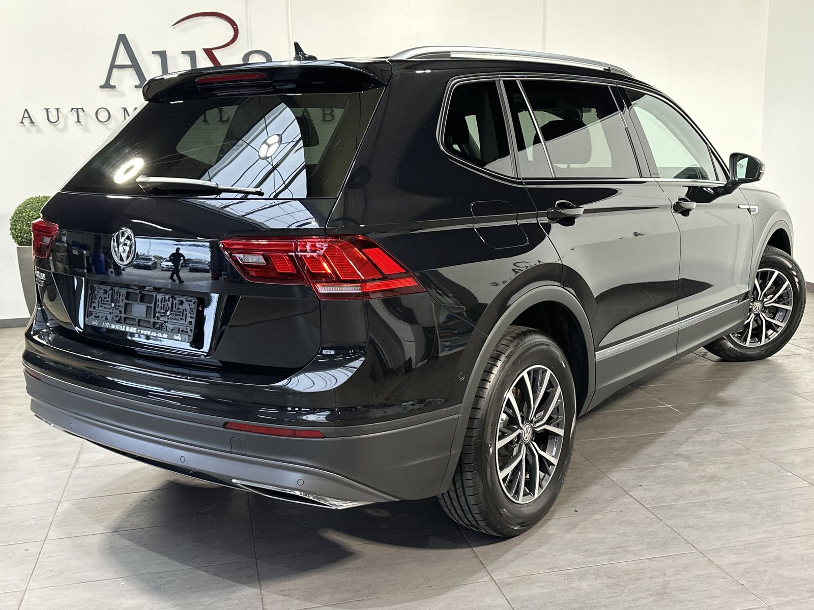 Fahrzeugabbildung Volkswagen Tiguan Allspace 2.0 TDI DSG CL NAV+LED+VC+ACC+PP