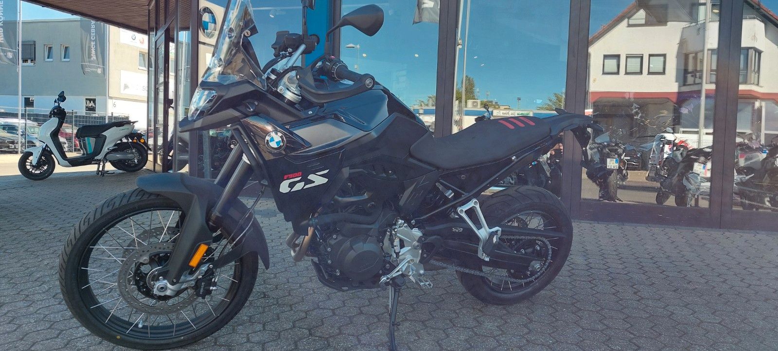 Fahrzeugabbildung BMW F 900 GS Vollausstattung inkl Tief 2 KM