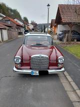 Mercedes-Benz 230 W110 Automatik Servolenkung Schiebedach - Mercedes-Benz 230 aus 1966: 230s