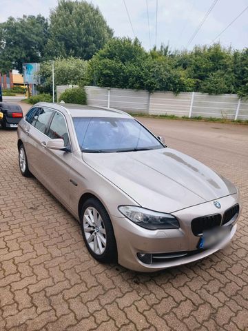 BMW  5 F11 530D