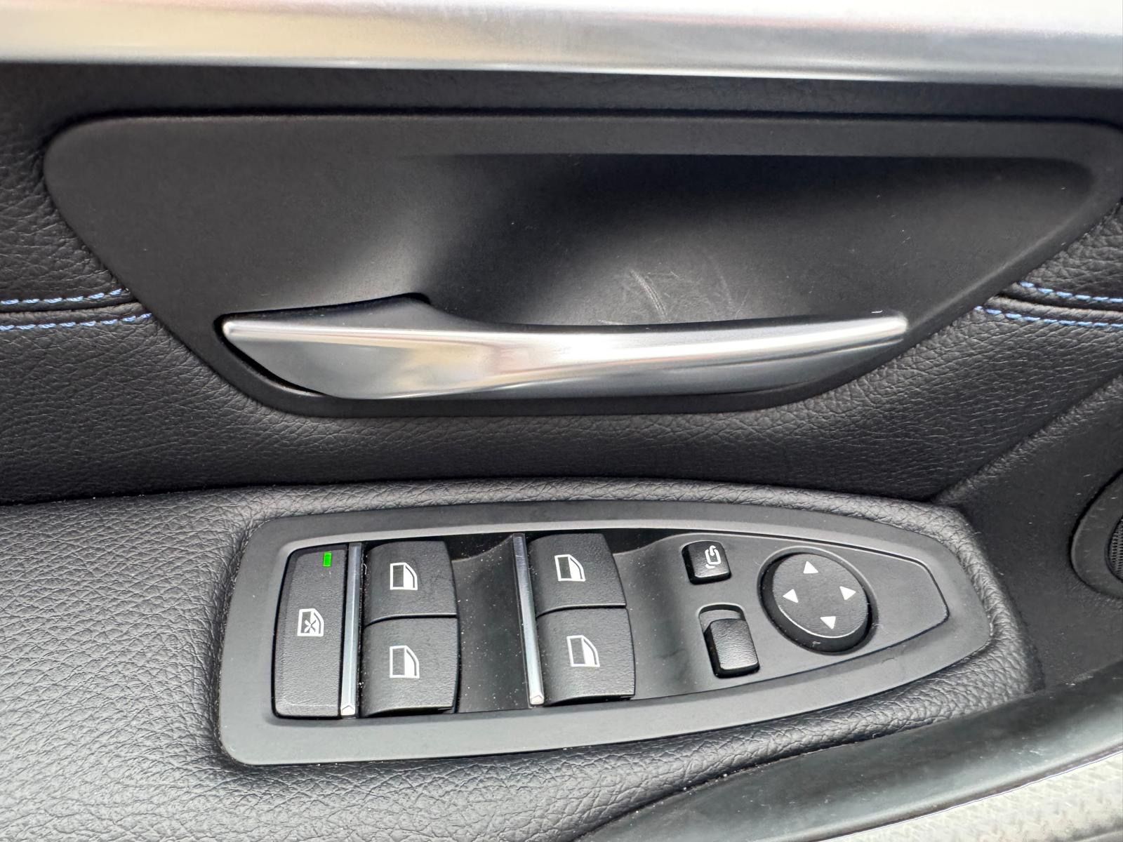 Fahrzeugabbildung BMW 330 3 Touring xDrive M Sport Shadow Line Leder