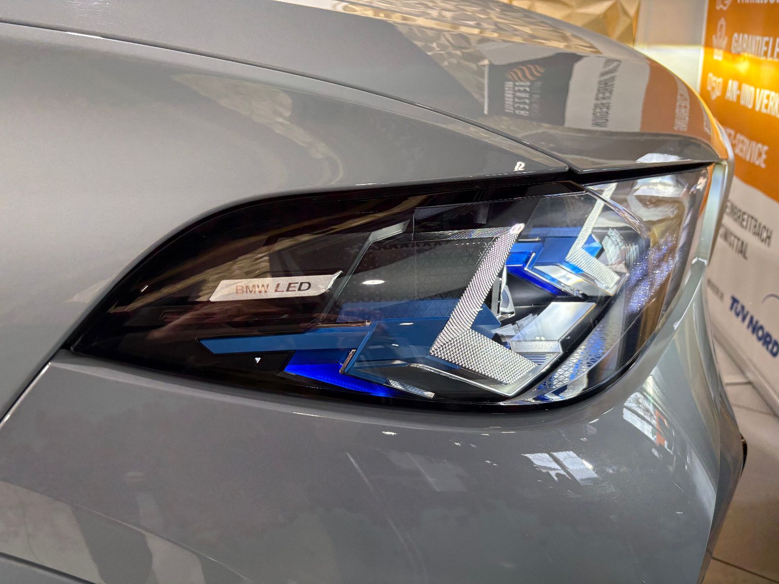 Fahrzeugabbildung BMW X5 30 d xDrive M Sport/HEAD-UP/360°/SOUND/AMBIEN