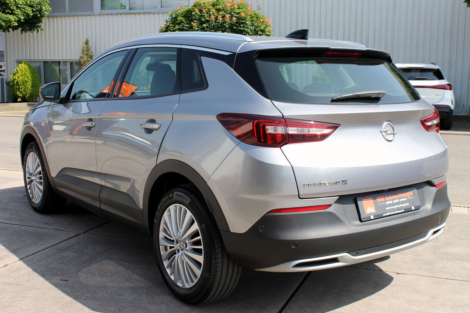 Fahrzeugabbildung Opel Grandland (X) 1.2 Innovation LED AHK ACC KAM PDC