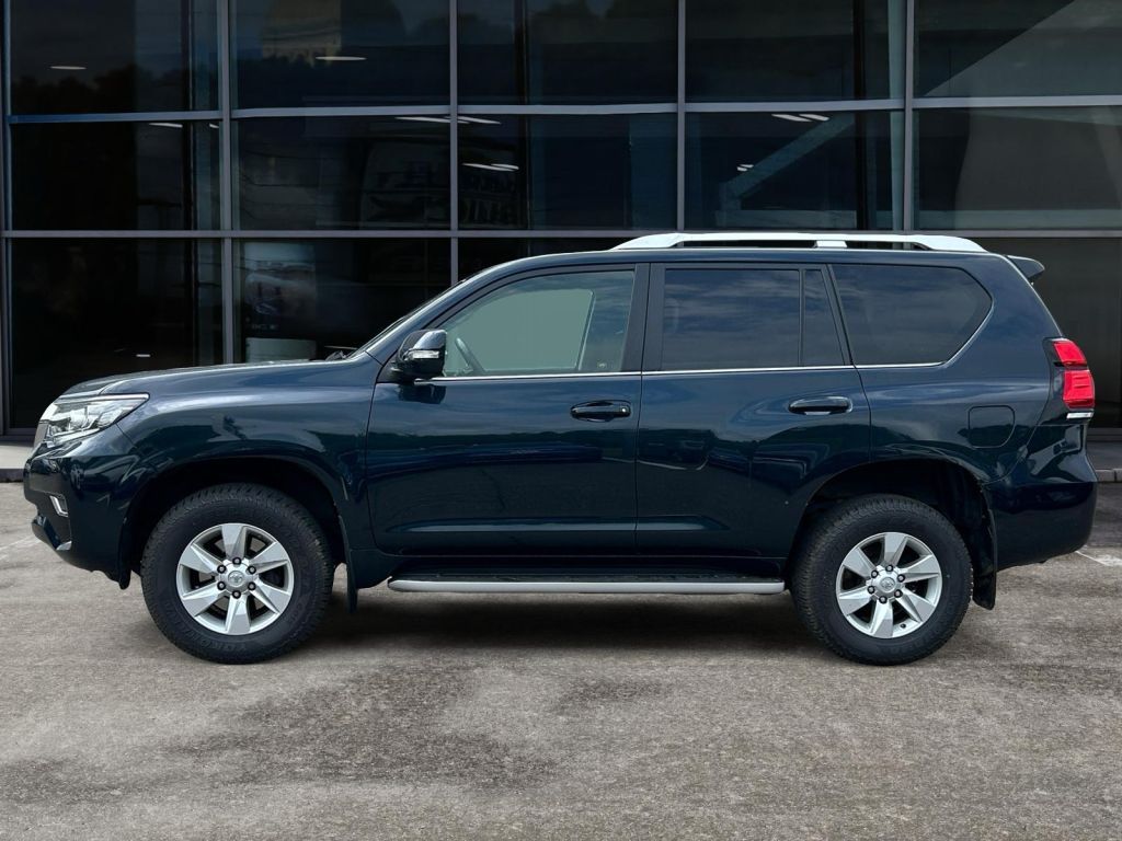 Fahrzeugabbildung Toyota Land Cruiser 2.8 D-4D Automatik Executive