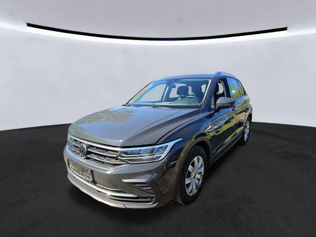 Volkswagen Tiguan 1.5 TSI ACTIVE AHK PDC LED SITZHZG