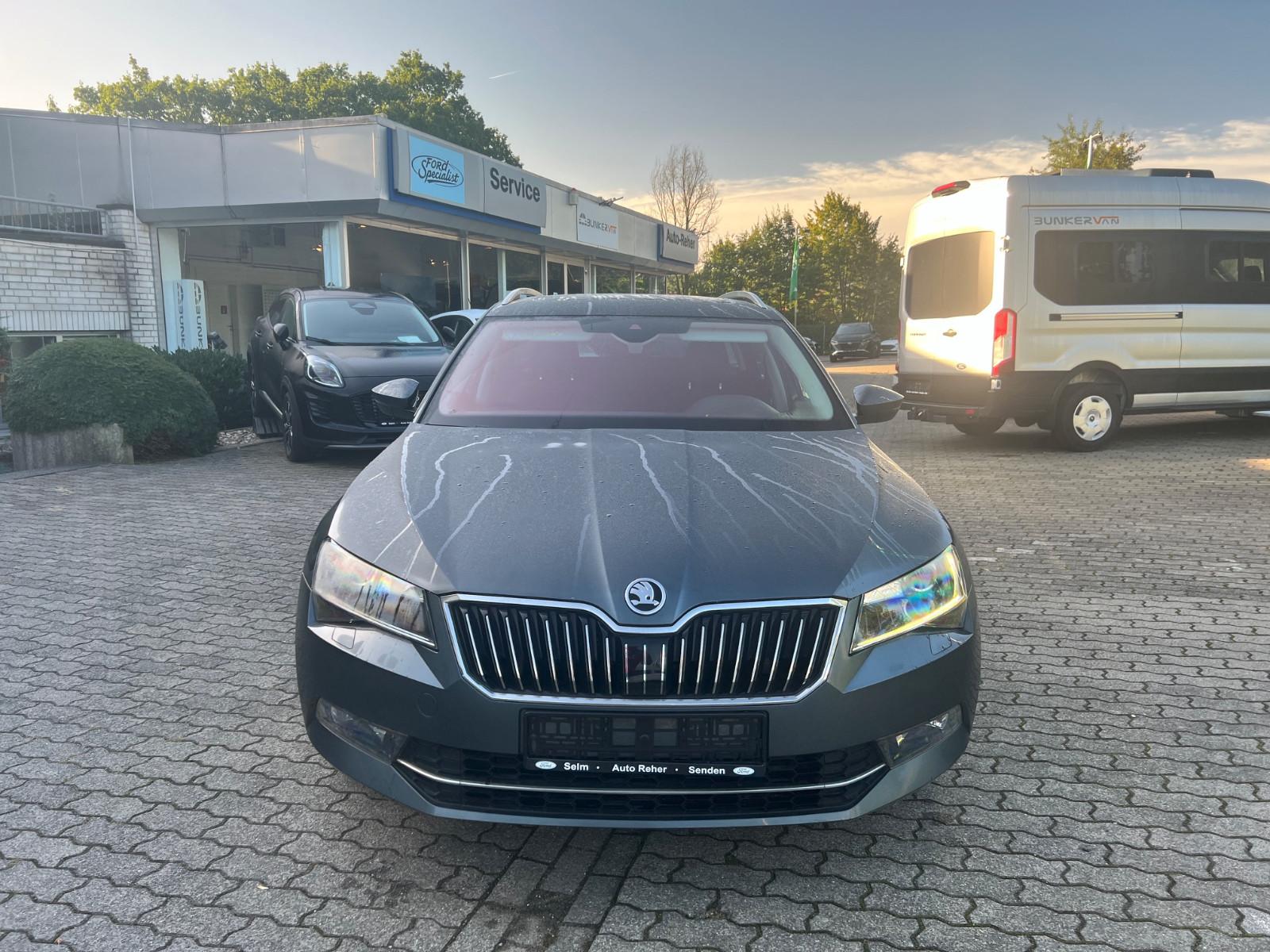 Skoda Superb Combi Style NAVI ACC PanoDach Kamera